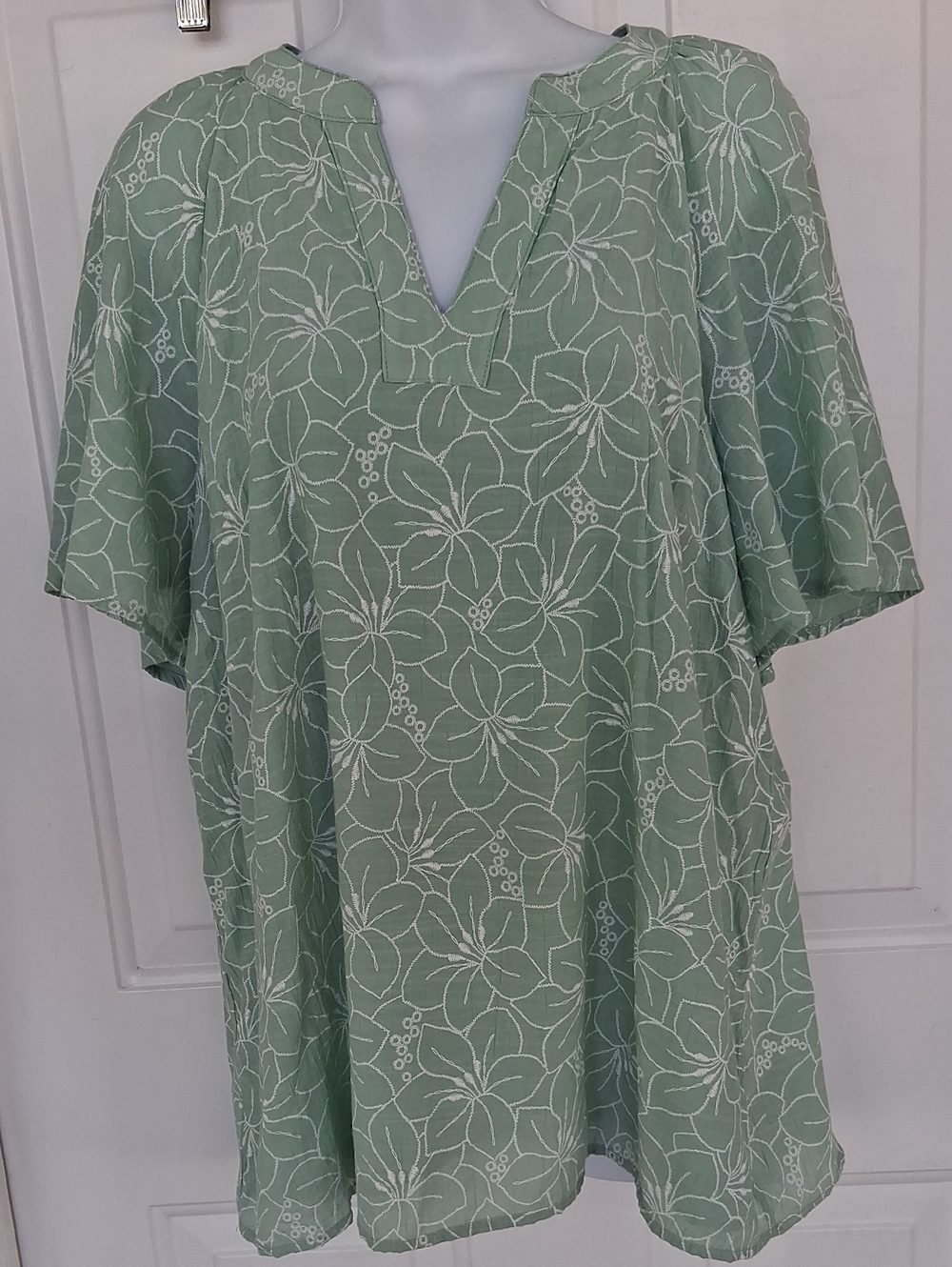Kim Rogers Sage Green Floral V‑Neck Tunic